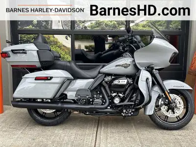 *Receive a $500 credit towards Parts, Motorclothes®, or Accessories upon purchase Base MSRP: $38,929...