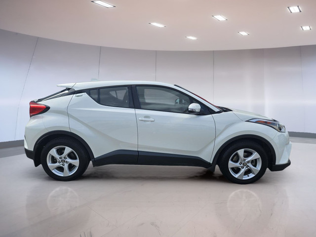 Toyota C-HR Base 2019 in Cars & Trucks in Medicine Hat - Image 2