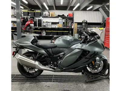 2025 Suzuki HAYABUSA Les photos peuvent être à titre indicatif et sans inscription. Les promotions e...