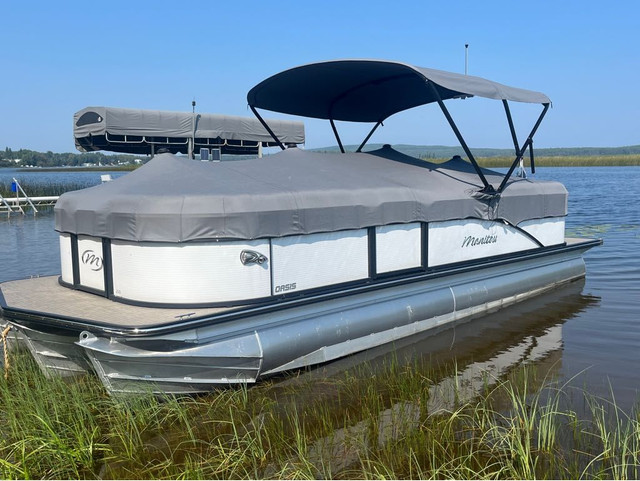 2021 Manitou OASIS 23 RF SHP,VF175XA, TRAILER DEMO in Powerboats & Motorboats in St. Albert