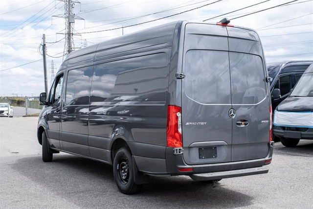 2025 Mercedes-Benz Sprinter 2500 170 Wheelbase High Roof RWD dans Autos et camions  à Laval/Rive Nord - Image 4