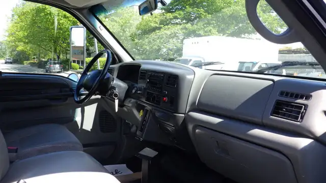 2006 Ford F650 16 Foot Flat Deck in Cars & Trucks in Delta/Surrey/Langley - Image 59