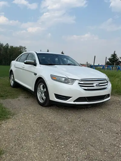 2011 Ford Taurus – Fully Loaded | Super Clean | $6,800 For sale: 2011 Ford Taurus – a stylish, full-...
