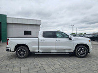 2022 Chevrolet Silverado 1500 High Country Crew Cab 4WD with the 5.3L and 81,000kms. One owner vehic... (image 3)