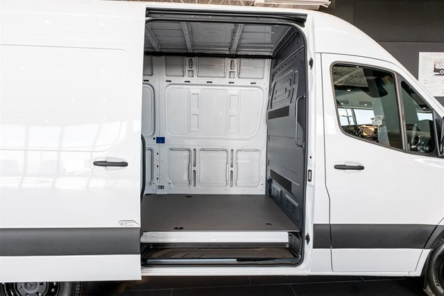 2025 Mercedes-Benz ESprinter 144 Wheelbase High Roof RWD in Cars & Trucks in Laval / North Shore - Image 3