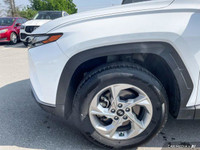 This Hyundai Tucson boasts a Regular Unleaded I-4 2.5 L/152 engine powering this Automatic transmiss... (image 8)
