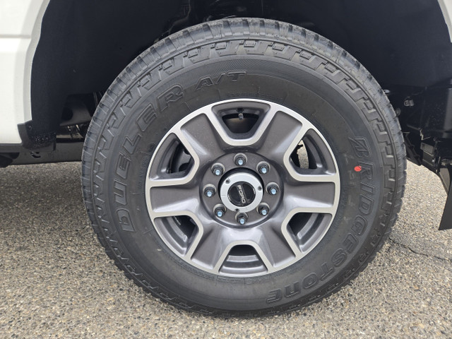 2025 Ford F-350 LARIAT | HITCH PREP PKG | ULTIMATE PKG | 360 CAM in Cars & Trucks in Calgary - Image 4