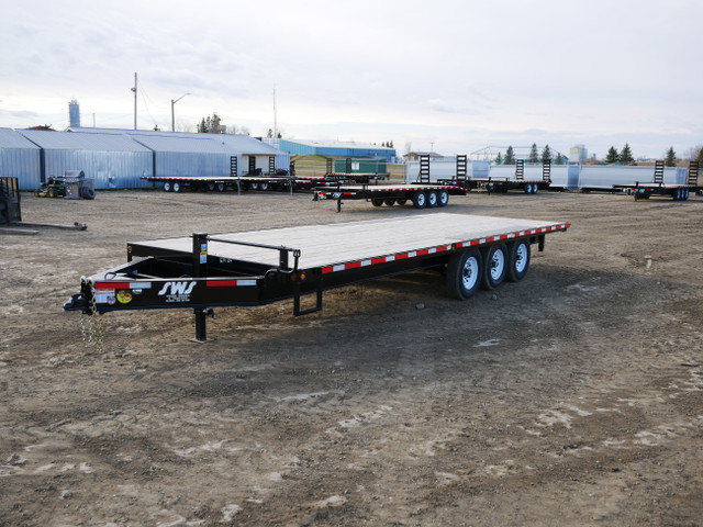 2024 SWS 26' DOW Trailer w/ Pull Out Ramps (3) 7K Axles in Heavy Equipment in Edmonton