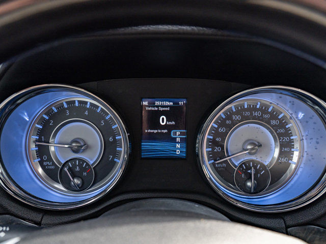 2014 Chrysler 300 300C in Cars & Trucks in Barrie - Image 3
