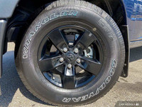 This Ram 1500 Classic has a dependable EZH 5.7L HEMI(R) VVT V8 w/ FuelSaver MDS engine powering this... (image 6)