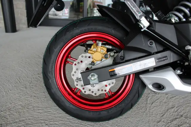 2025 Kawasaki Z125 PRO in Scooters & Pocket Bikes in Trenton - Image 9