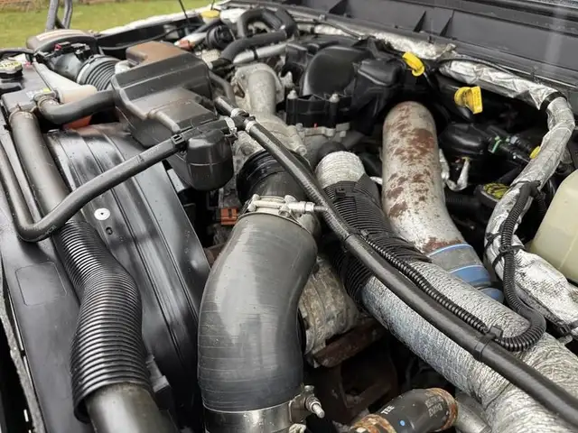 2011 ford F-550 31 Passenger Bus Powerstroke Diesel in Heavy Trucks in Richmond - Image 36