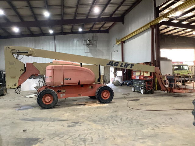 2000 JLG 4X4 80 Ft Boom Lift 800A in Heavy Equipment in Regina