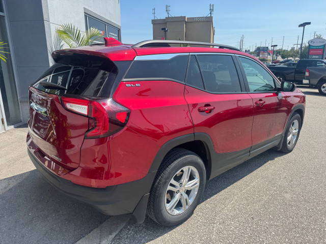 2022 GMC Terrain SLE in Cars & Trucks in Markham / York Region - Image 2