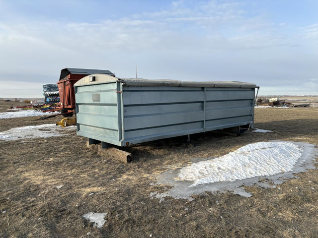 Custom Built 20 Ft Grain Box in Farming Equipment in Regina