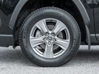 Reverse Camera, Clean Car fax Report and Accident free, Moonroof, One Owner, Priced Below Current Ma... (image 4)