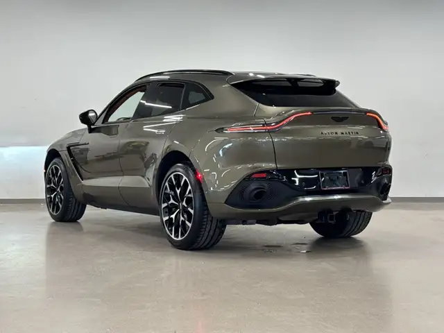 2022 Aston Martin DBX in Cars & Trucks in City of Montréal - Image 15