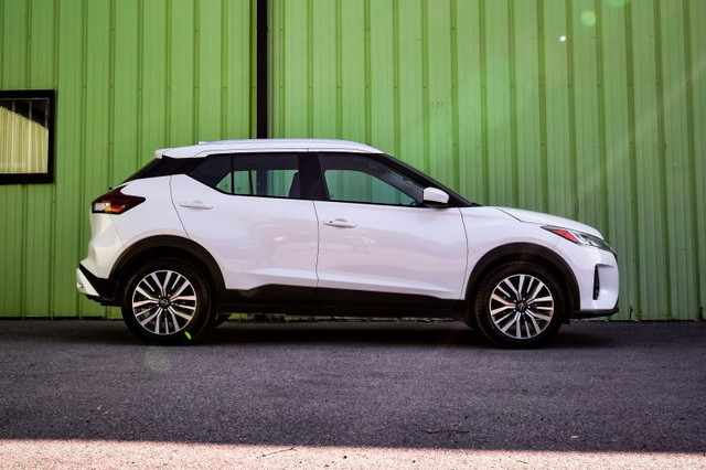 2024 Nissan Kicks SV • HEATED SEATS • APPLE CARPLAY • REAR CAM in Cars & Trucks in Cornwall - Image 2