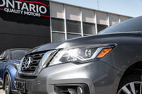 Engine: V6 Cylinder Engine 3.5L L/100Km City: 12.4 L/100Km Hwy: 9.2 Safety Equipment Electronic Stab... (image 2)