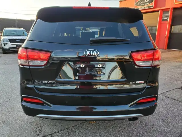 2017 Kia Sorento AWD EX Turbo *Leather / Rear View Camera* in Cars & Trucks in London - Image 7