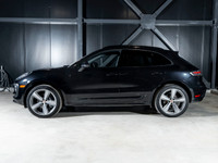 Le Centre Porsche Québec vous propose ce Porsche Macan 2024, un VUS compact qui allie sportivité et... (image 1)