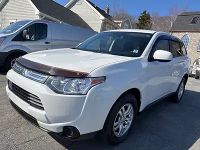WAS: $11995 NOW: $9995Check out this beautiful 2014 Mitsubishi Outlander Es, All Wheel Drive, only 1...