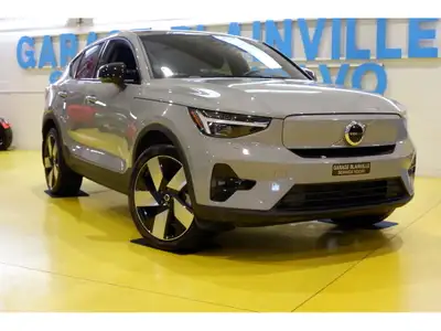 ( Code Couleur Volvo 740 Vapour Grey ) Volvo C40 Electrique 2024 , Presque neuve , aucune egratinure...