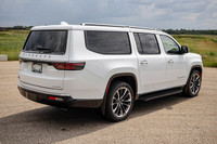 BRIGHT WHITE,PREMIUM GROUP I -inc: Reversible Carpet/Vinyl Cargo Mat Tires: 285/45R22XL BSW All Seas... (image 3)