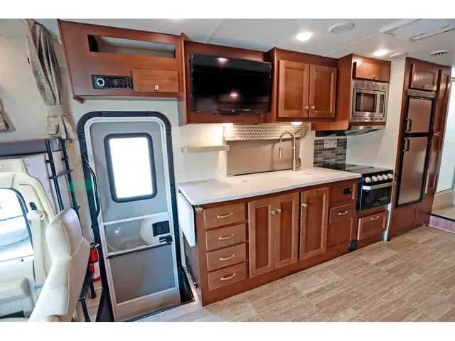 2020 Forest River Sunseeker 3010 2 extensions 2020 Classe C 31 p in RVs & Motorhomes in Laval / North Shore - Image 7