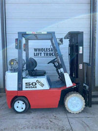 1998 Nissan 5000lbs Forklift