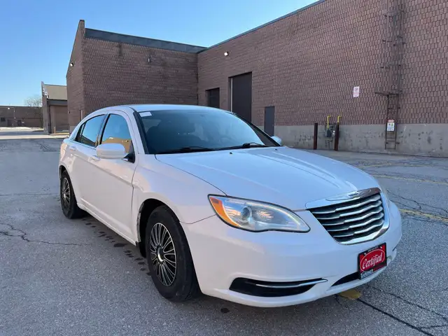 2013 Chrysler 200 LX 4dr Sedan Automatic in Cars & Trucks in Mississauga / Peel Region - Image 7