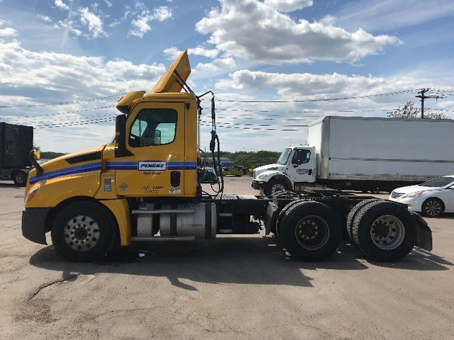 2019 Freightliner T12664ST in Heavy Trucks in Moncton - Image 4