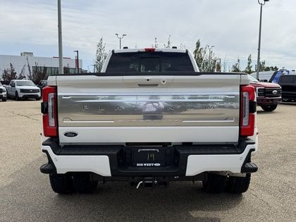 2025 Ford F-450 SUPER DUTY PLATINUM PLUS DRW w/FX4 OFF-RAOD PKG in Cars & Trucks in Edmonton - Image 4