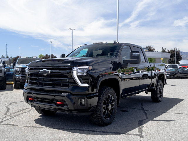 2025 Chevrolet Silverado 3500HD LT in Cars & Trucks in Kelowna - Image 4