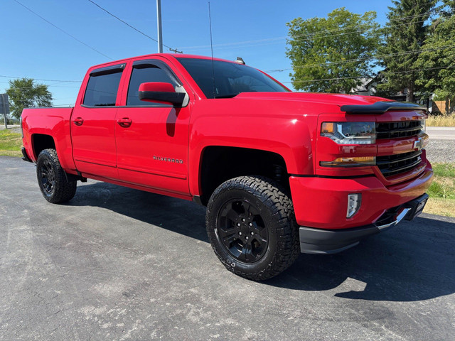 2018 CHEVROLET SILVERADO 1500 LT Z71 CREW in Cars & Trucks in Belleville - Image 2