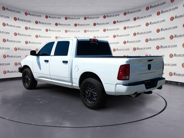 2019 Ram 1500 Classic Express 4x4 Crew Cab 5'7 Box in Cars & Trucks in Lethbridge - Image 4