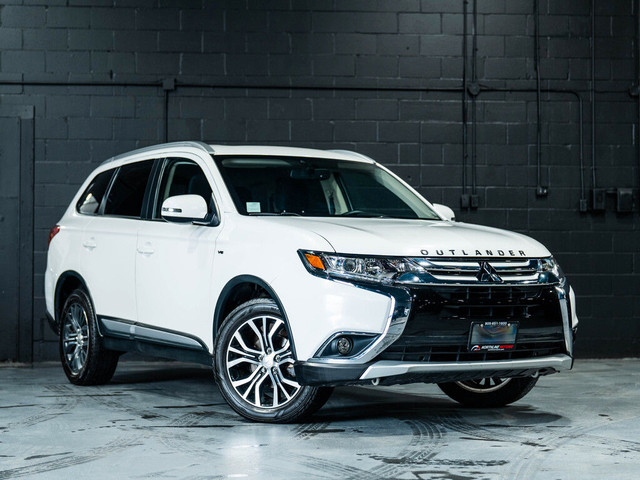 2018 Mitsubishi Outlander SE AWC/7 PASS/ROOF/CAM/BLIND SPOT/KEYL in Cars & Trucks in Mississauga / Peel Region - Image 2