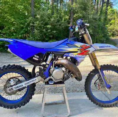 APPLY NOW: https://www.ridecollective.ca/get-pre-approved The 2022 Yamaha YZ125 is a fully redesigne...