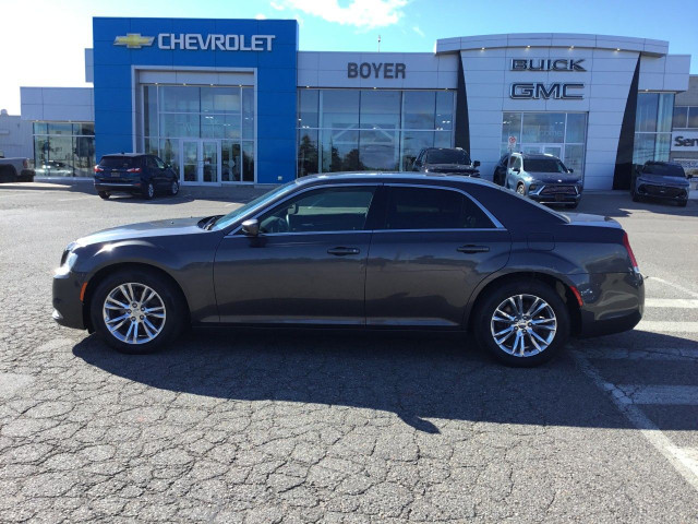 2017 Chrysler 300 in Cars & Trucks in Oshawa / Durham Region - Image 2
