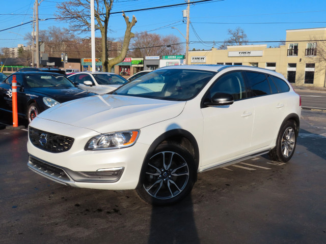 2016 Volvo V60 Cross Country T5 PREMIER PKG AWD - WAGON - LEATHE in Cars & Trucks in Oakville / Halton Region - Image 4