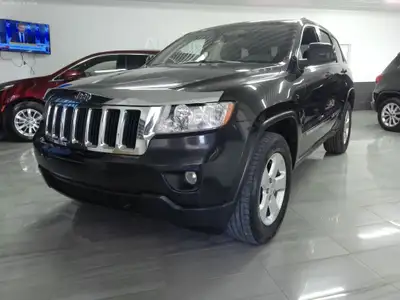 Superbe Jeep Grand Cherokee Laredo 2012 avec seulement 142 262 kilomètres certifié, toujours bien en...