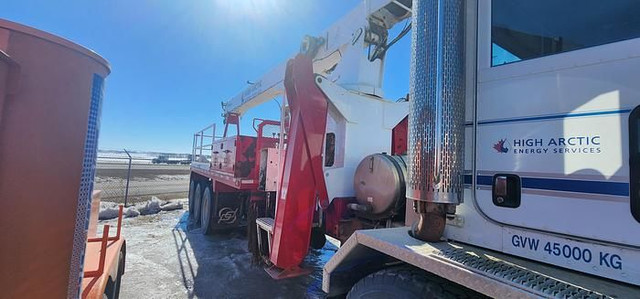 1870 F Elliot Crane and Deck in Heavy Equipment in Red Deer - Image 2