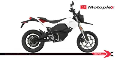 FXE En partenariat avec Huge Design nous avons imagine le futur de la moto : la FXE. Avec sa silhoue...