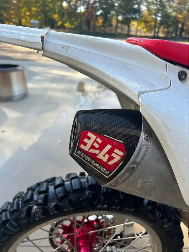 2011 HONDA CRF250R-RED! in Dirt Bikes & Motocross in Edmonton - Image 5