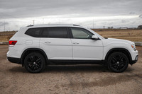 All Wheel Drive,ABS,Tires - Rear All-Season,Brake Assist,Power Steering,Aluminum Wheels,Tires - Fron... (image 3)