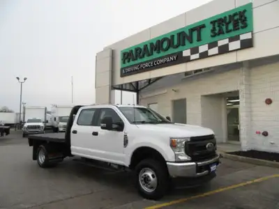 V8 GAS ENGINE, AUTO TRANS, ALL WHEEL DRIVE, A/C, POWER WINDOWS & LOCKS WITH KEYLESS ENTRY, VINYL 40/...