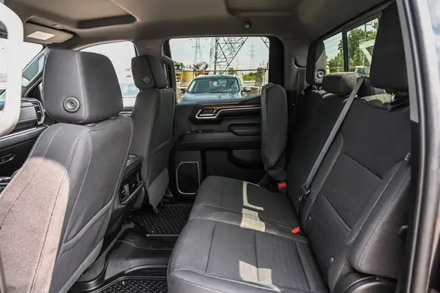 2022 Chevrolet Silverado 1500 RST Z71 Awd 4X4 Crew Cab / 5.3L V8 in Cars & Trucks in City of Montréal - Image 30