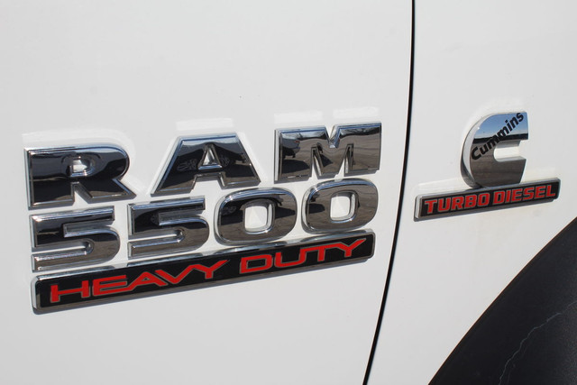 2016 Ram 5500 Bucket Service Versalift Cummins DRW in Cars & Trucks in Mississauga / Peel Region - Image 4