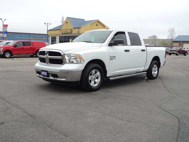 2022 RAM 1500 Classic SLT CrewCab4WD 3.6L6cyl5'7"BoxHeatedSeats& in Cars & Trucks in Brantford - Image 2