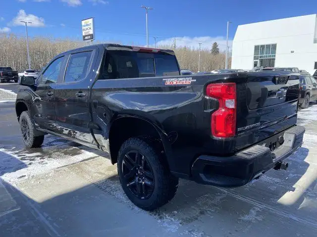2025 Chevrolet Silverado 1500 LT Trail Boss in Cars & Trucks in Calgary - Image 7